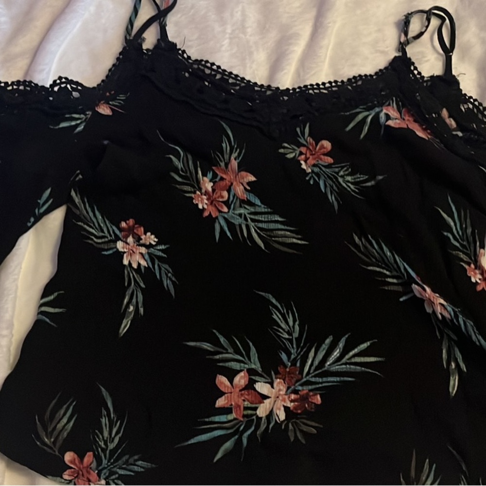Girls/Juniors large Aeropostale shirt